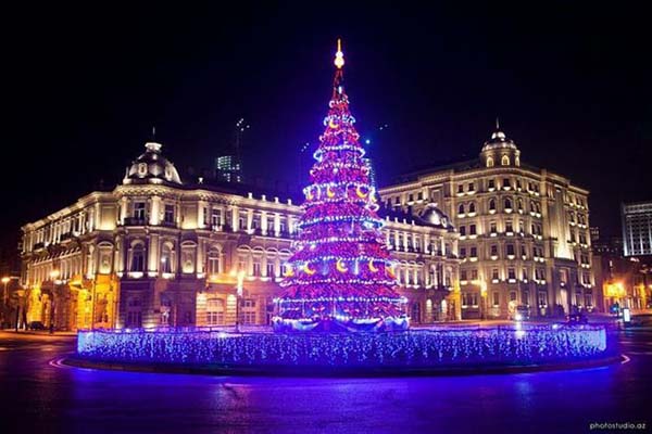 Christmas in World's Most Beautiful Cities - 27